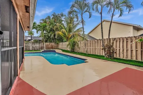 5270 NW 73rd Way Lauderhill FL 33319
