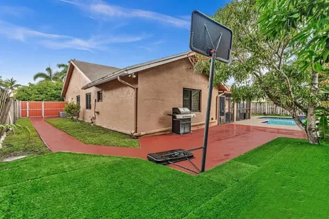 5270 NW 73rd Way Lauderhill FL 33319