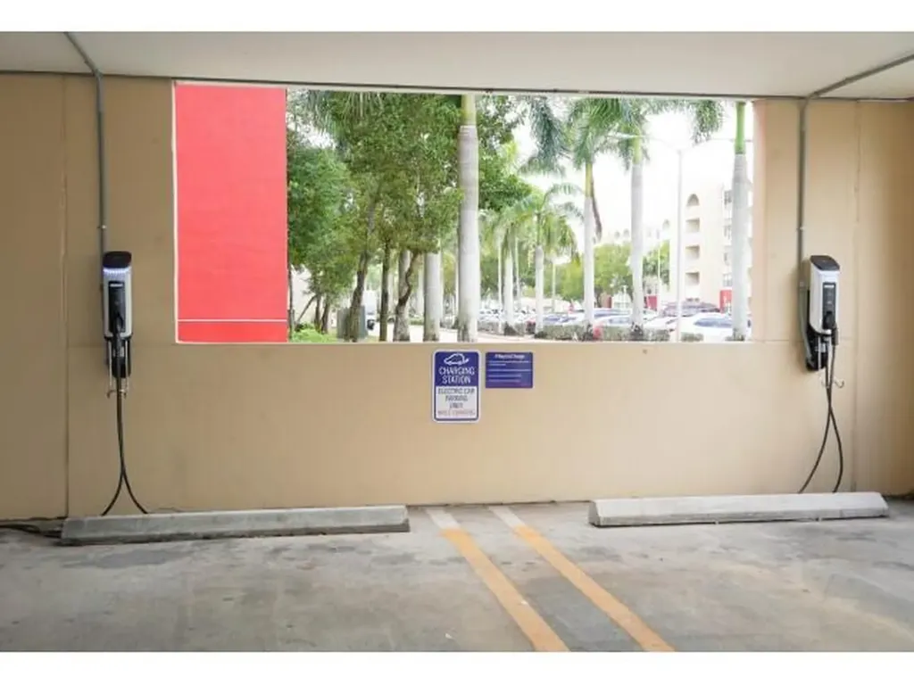 18335 NW 68 Avenue Hialeah FL 33015