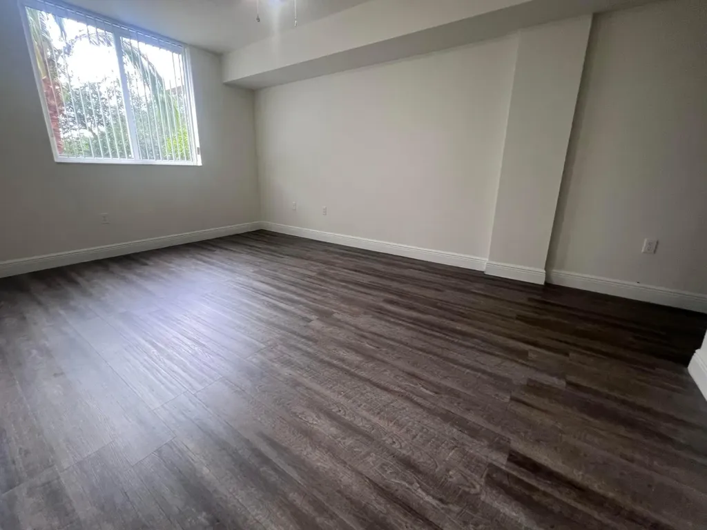 18335 NW 68 Avenue Hialeah FL 33015