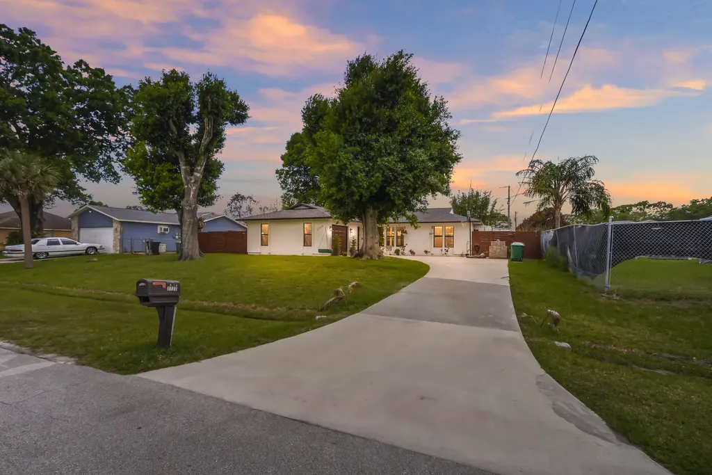 1720 SW Beeker Street Port St Lucie FL 34953