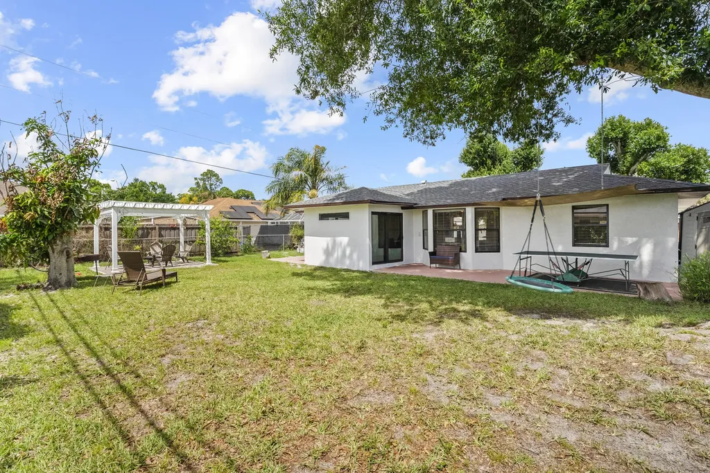 1720 SW Beeker Street Port St Lucie FL 34953