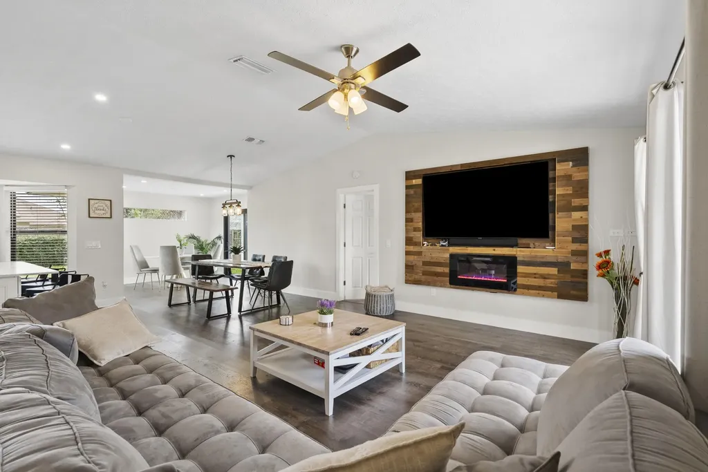 1720 SW Beeker Street Port St Lucie FL 34953