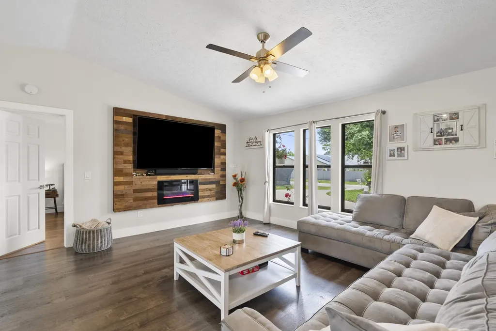 1720 SW Beeker Street Port St Lucie FL 34953