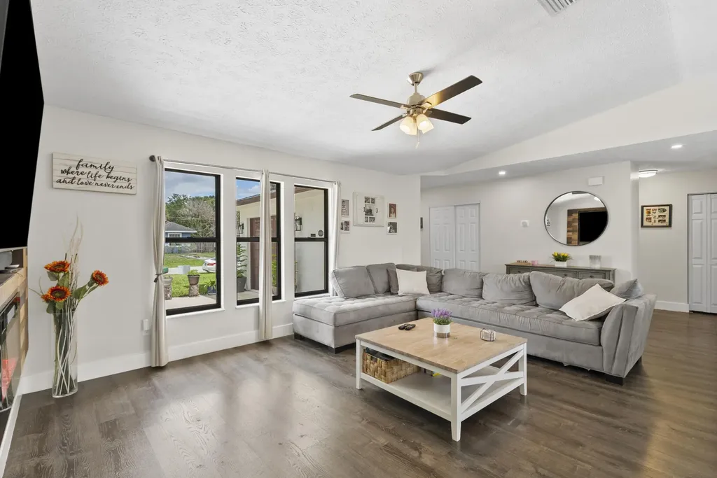 1720 SW Beeker Street Port St Lucie FL 34953