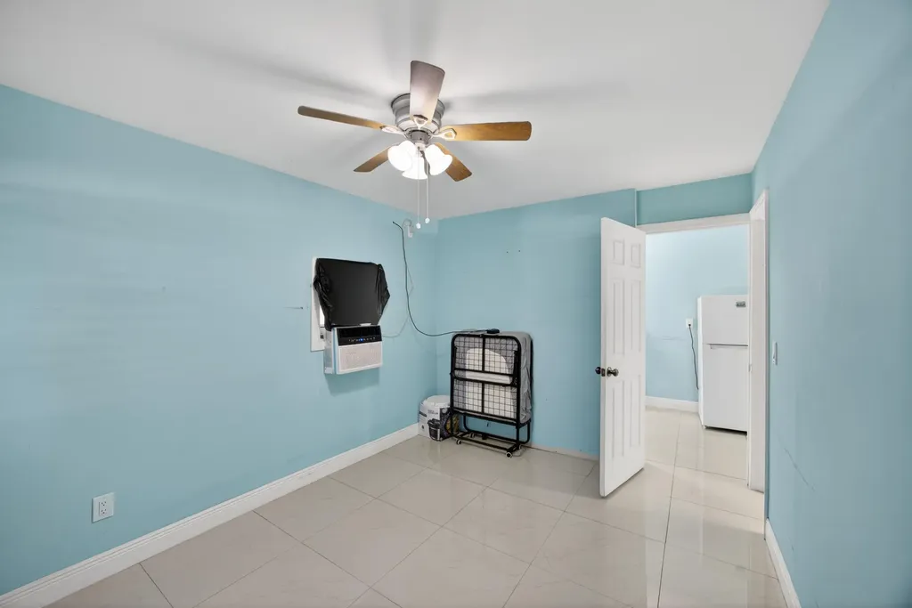 1020 Avon Road West Palm Beach FL 33401