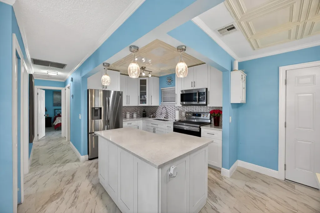 1020 Avon Road West Palm Beach FL 33401