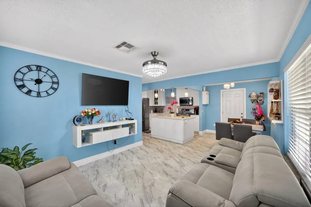 1020 Avon Road West Palm Beach FL 33401