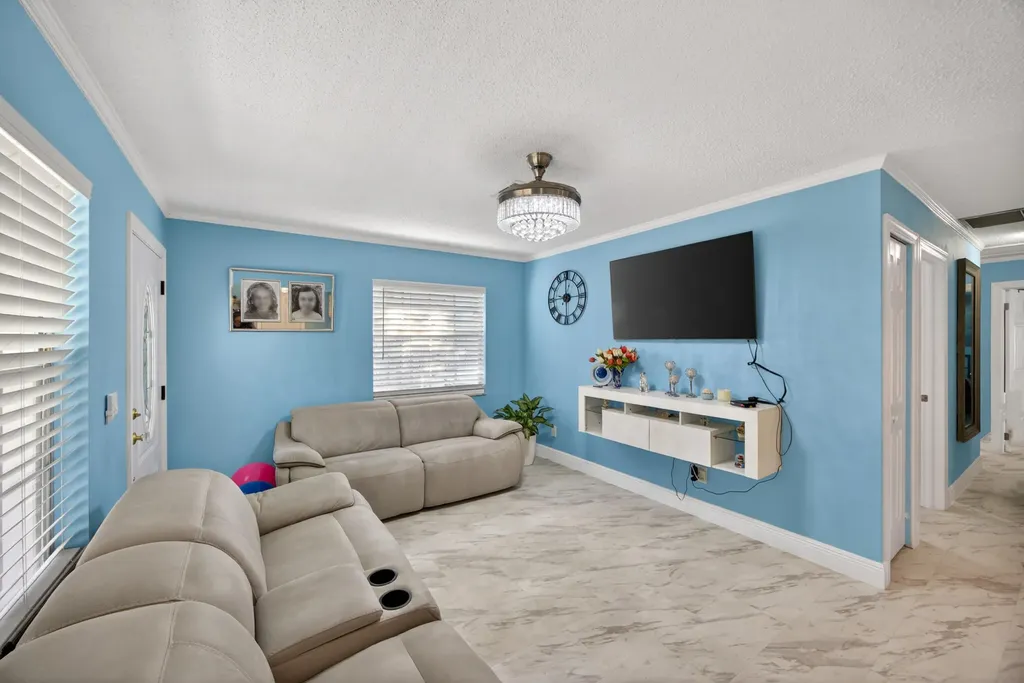 1020 Avon Road West Palm Beach FL 33401
