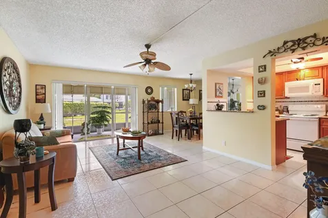 3186 Via Poinciana Greenacres FL 33467