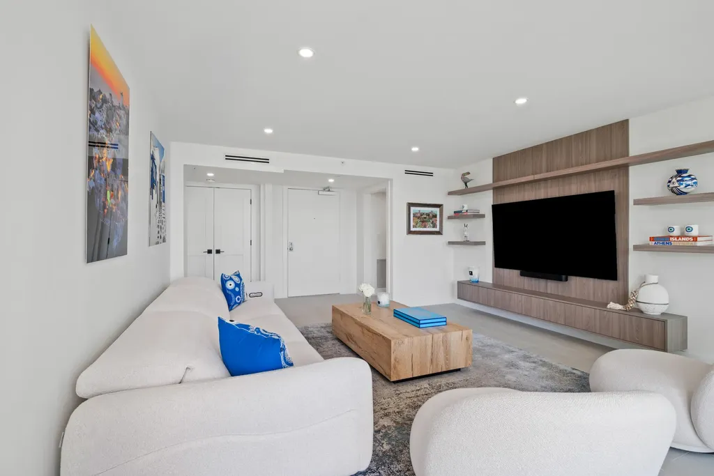 100 SE 5th Avenue Boca Raton FL 33432
