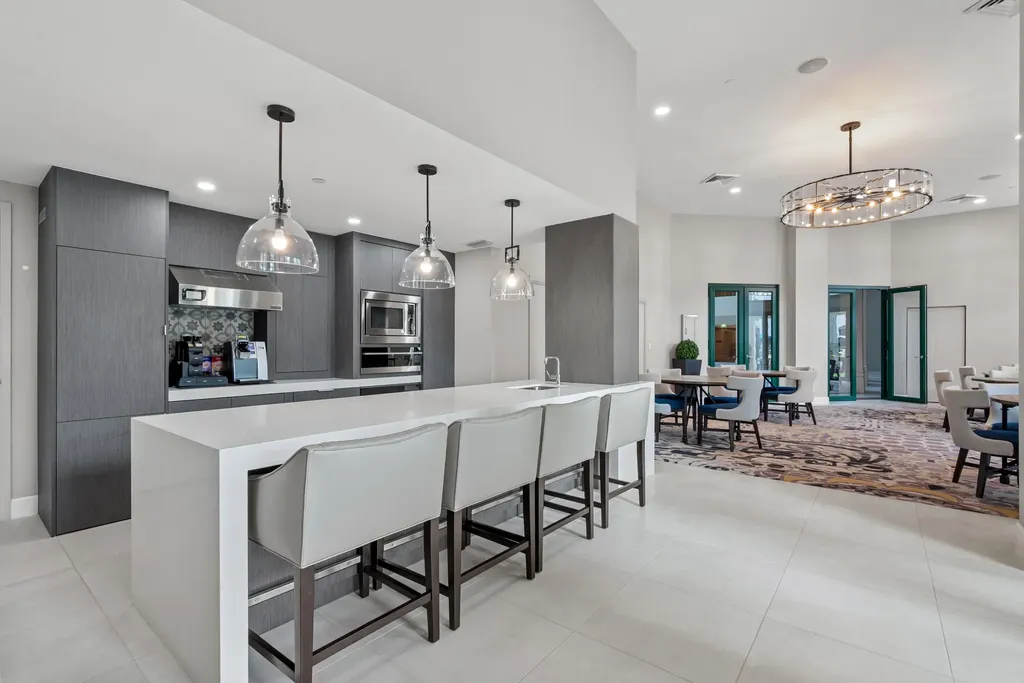 100 SE 5th Avenue Boca Raton FL 33432
