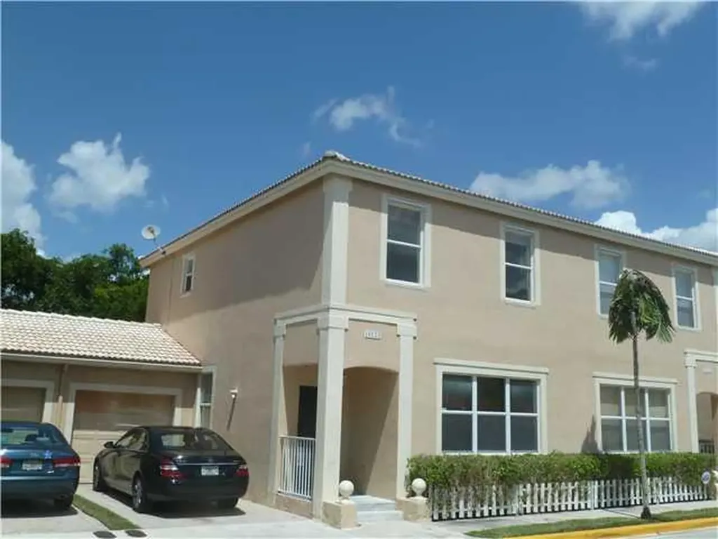 10525 NW 57th Court Coral Springs FL 33076