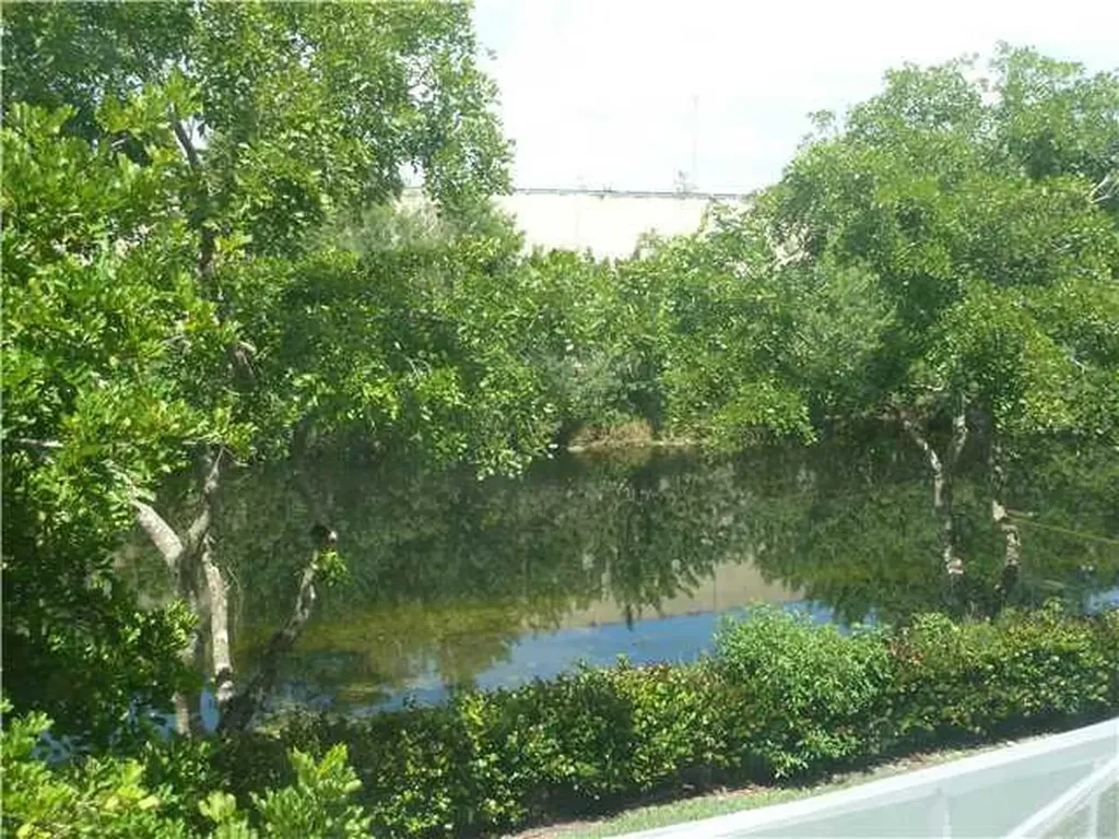 10525 NW 57th Court Coral Springs FL 33076