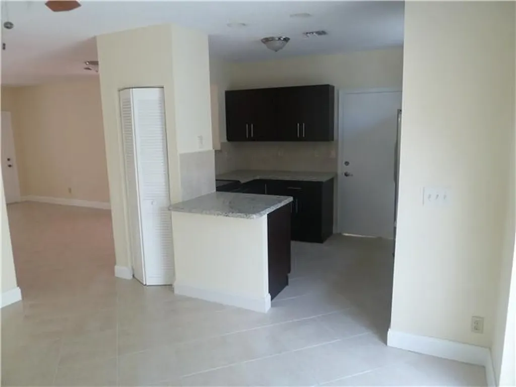 10525 NW 57th Court Coral Springs FL 33076