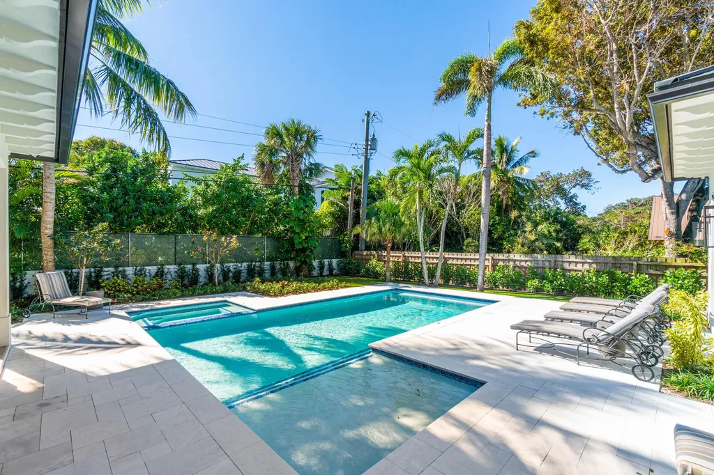 18 NW 15th Street Delray Beach FL 33444
