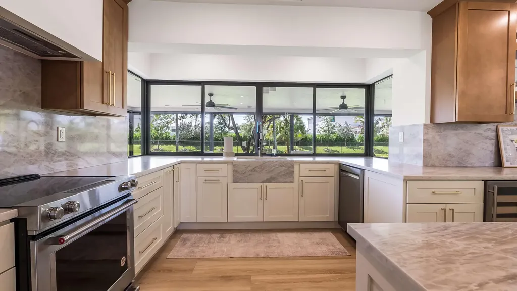 4761 SW 72nd Avenue Davie FL 33314