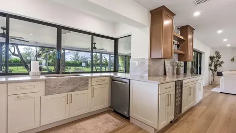 4761 SW 72nd Avenue Davie FL 33314