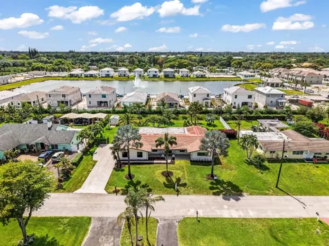 4761 SW 72nd Avenue Davie FL 33314