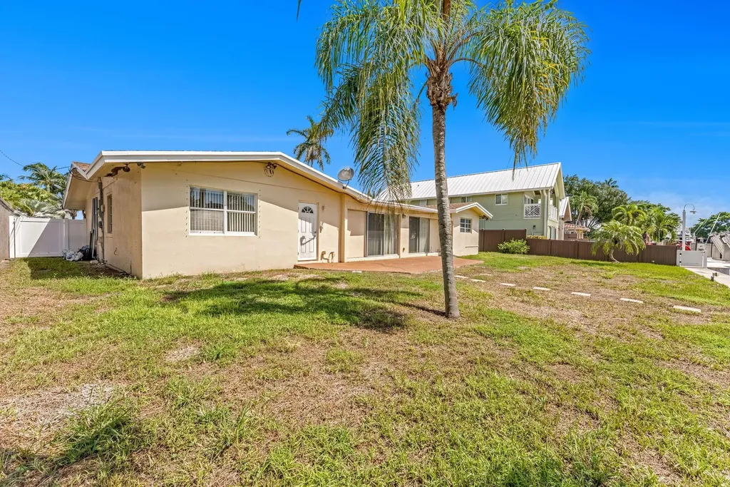 2940 NE 19th Street Pompano Beach FL 33062
