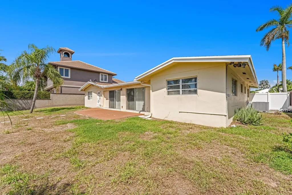 2940 NE 19th Street Pompano Beach FL 33062