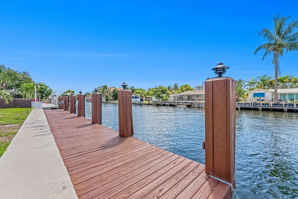 2940 NE 19th Street Pompano Beach FL 33062