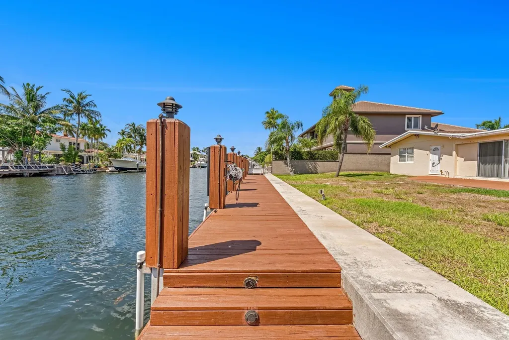 2940 NE 19th Street Pompano Beach FL 33062