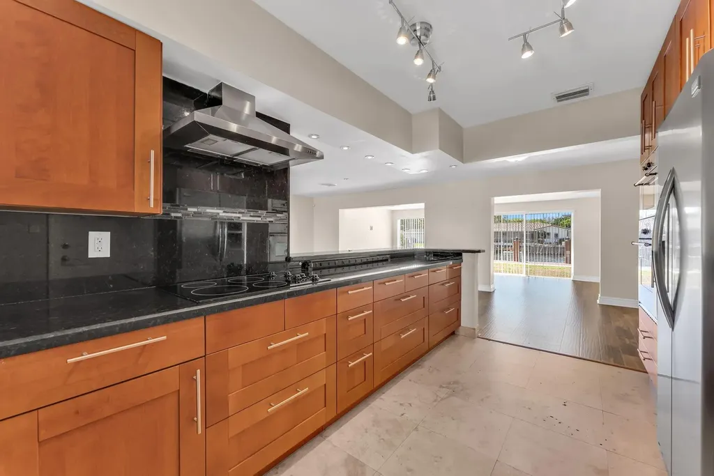 2940 NE 19th Street Pompano Beach FL 33062