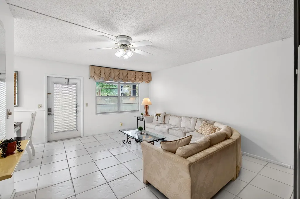 19 Suffolk A Boca Raton FL 33434