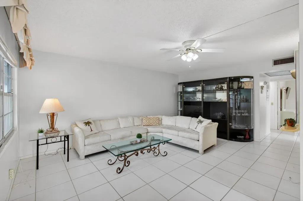 19 Suffolk A Boca Raton FL 33434
