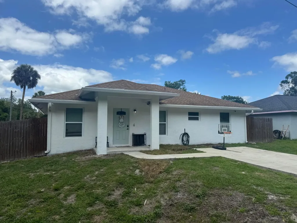 1691 SW 11th Street Okeechobee FL 34974