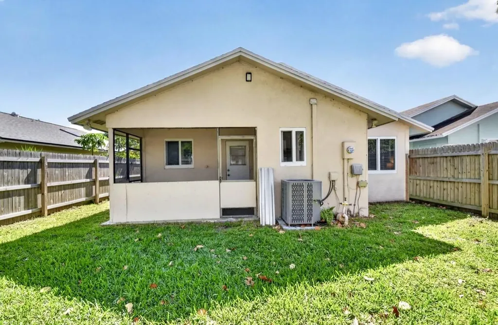8699 Uranus Terrace West Palm Beach FL 33403