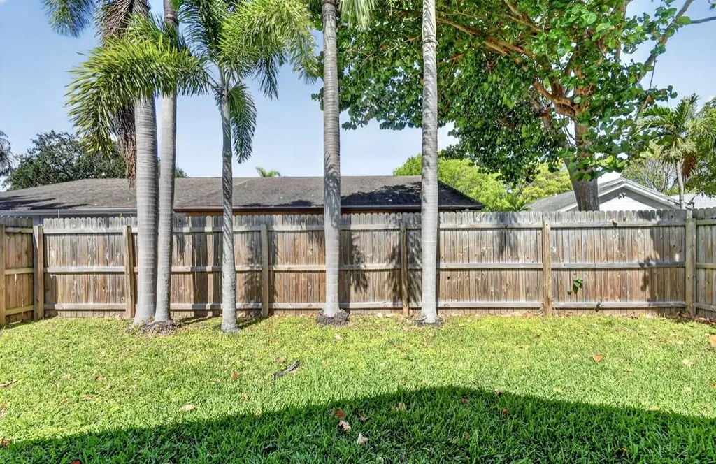 8699 Uranus Terrace West Palm Beach FL 33403
