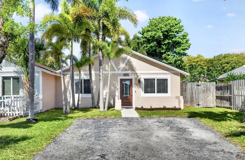 8699 Uranus Terrace West Palm Beach FL 33403