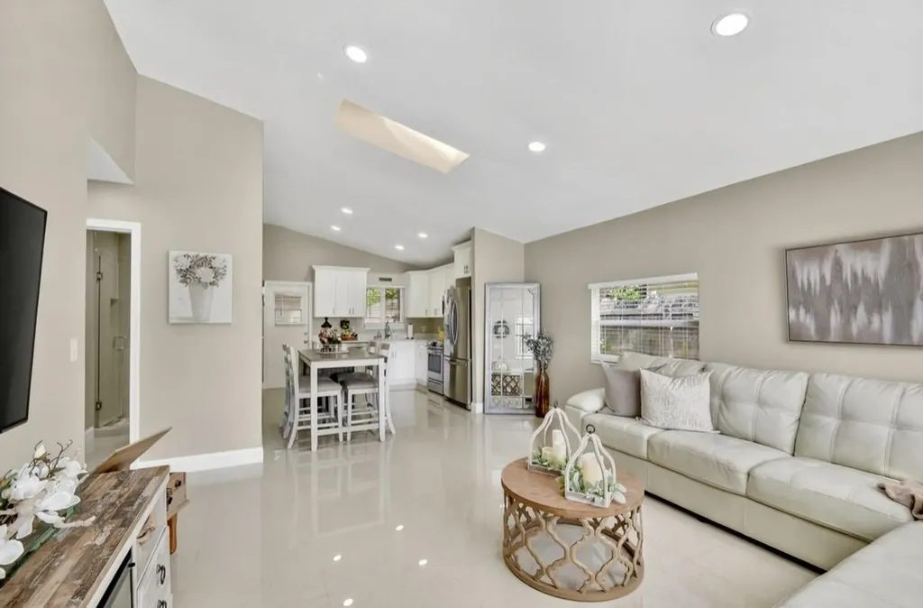 8699 Uranus Terrace West Palm Beach FL 33403