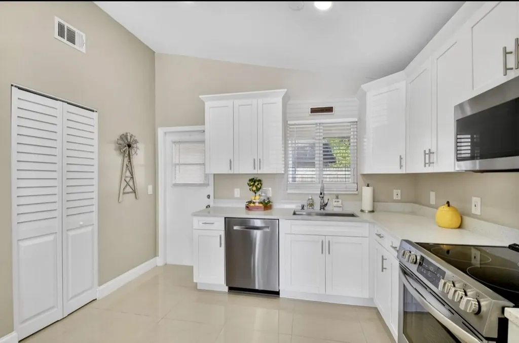 8699 Uranus Terrace West Palm Beach FL 33403