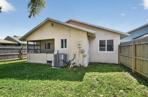 8699 Uranus Terrace West Palm Beach FL 33403
