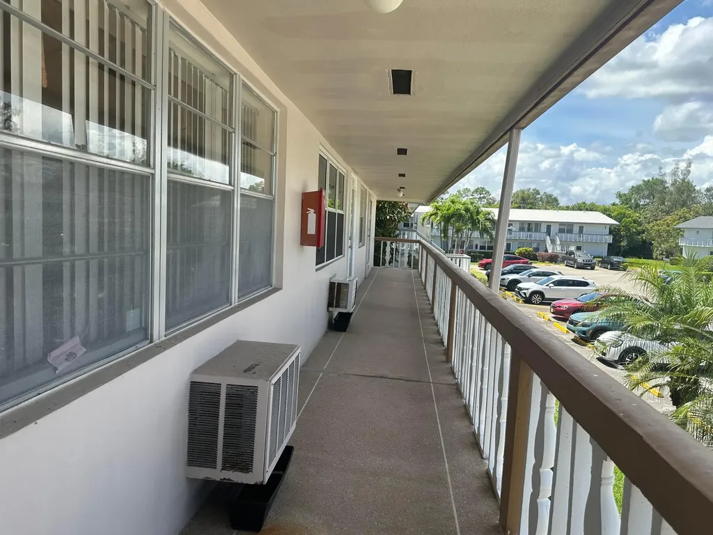 72 Northampton D West Palm Beach FL 33417