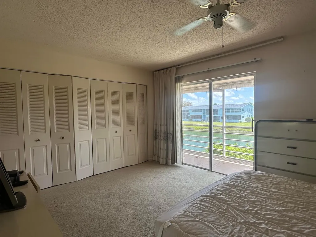 72 Northampton D West Palm Beach FL 33417