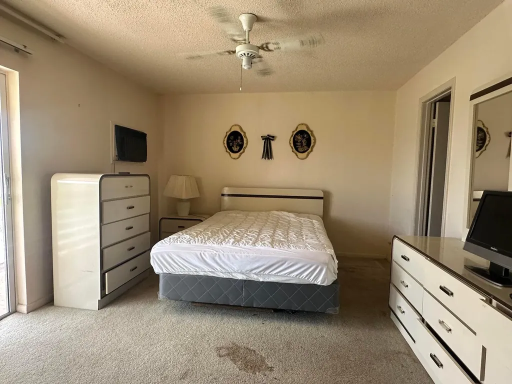 72 Northampton D West Palm Beach FL 33417