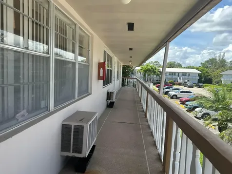 72 Northampton D West Palm Beach FL 33417