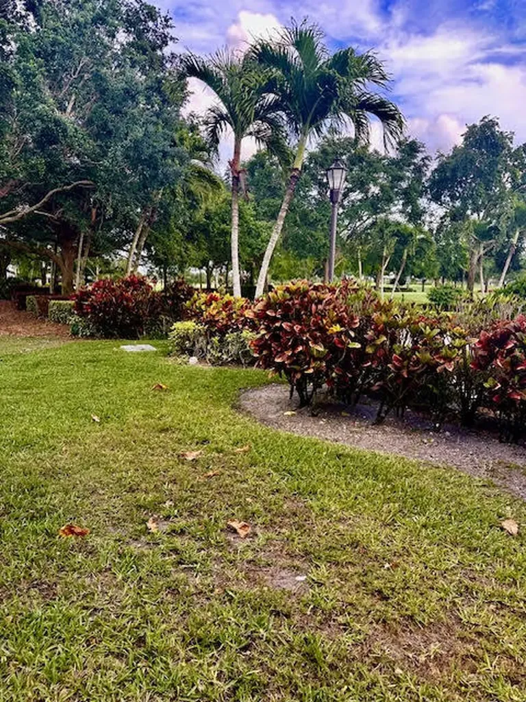 7449 Glendevon Lane Delray Beach FL 33446