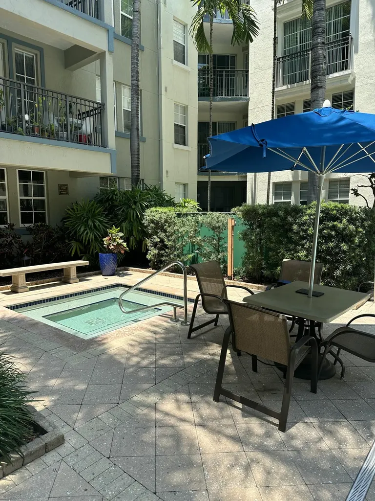 533 NE 3rd Avenue Fort Lauderdale FL 33301