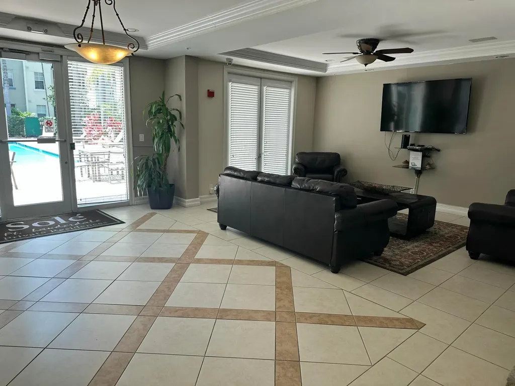 533 NE 3rd Avenue Fort Lauderdale FL 33301