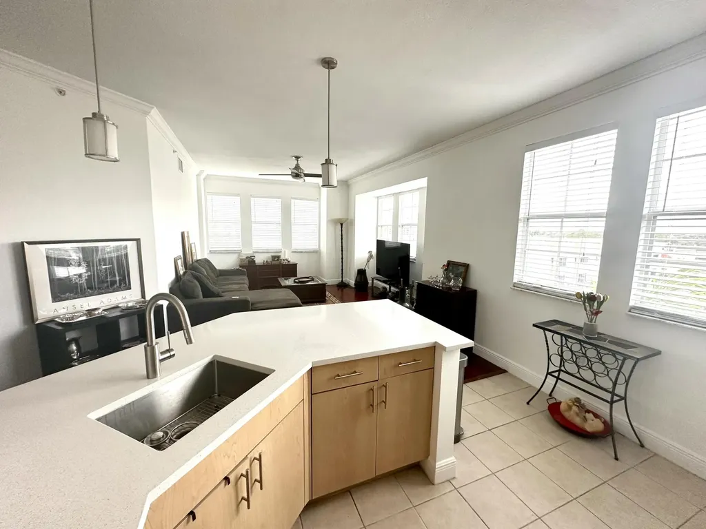 533 NE 3rd Avenue Fort Lauderdale FL 33301
