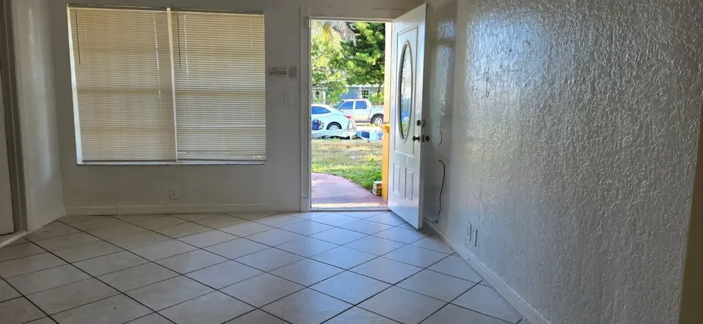 112 Newton Road West Park FL 33023