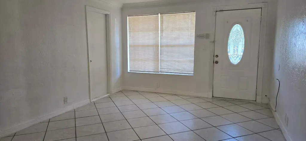 112 Newton Road West Park FL 33023
