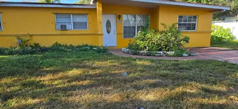 112 Newton Road West Park FL 33023