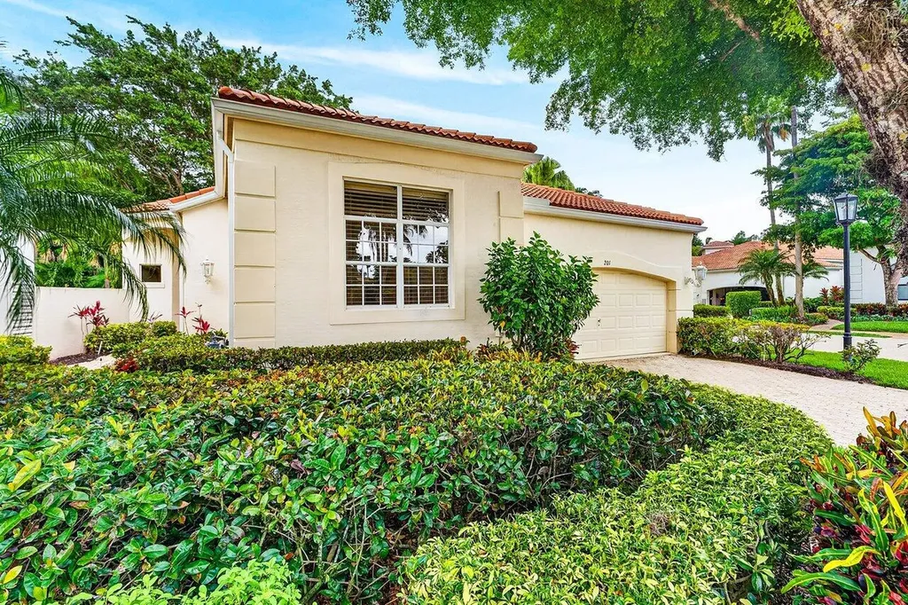 201 Sunset Bay Court Palm Beach Gardens FL 33418