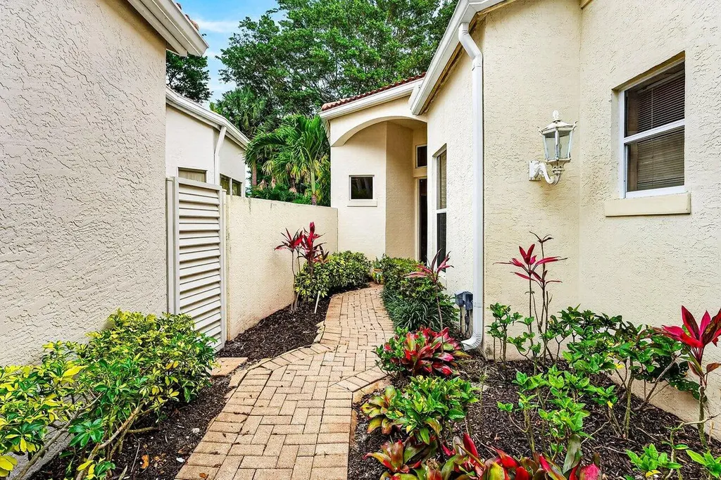 201 Sunset Bay Court Palm Beach Gardens FL 33418